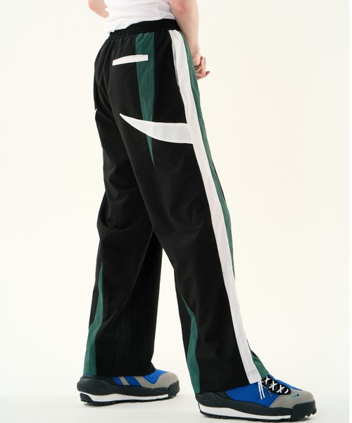 DISCOVERED（ディスカバード）の「DISCOVERED TRACK SUITS TRACK PANTS（その他パンツ・メンズ・ブラック/グレー・1/3）」の6枚目の写真