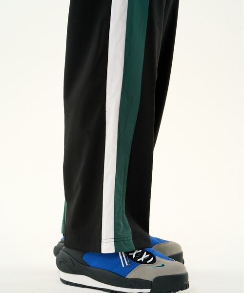 DISCOVERED（ディスカバード）の「DISCOVERED TRACK SUITS TRACK PANTS（その他パンツ・メンズ・ブラック/グレー・1/3）」の16枚目の写真