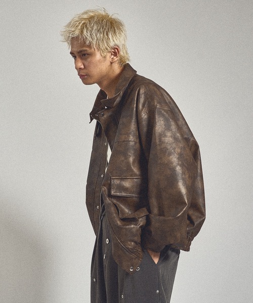 kutir(クティール)の「VINTAGE LIKE ARTIFICIAL GRAIN BLOUSON/ヴィンテージライク合成皮革ブルゾン(ブルゾン・メンズ・ブラウン/グレー/ブラック・MEDIUM/LARGE)」の8枚目の写真
