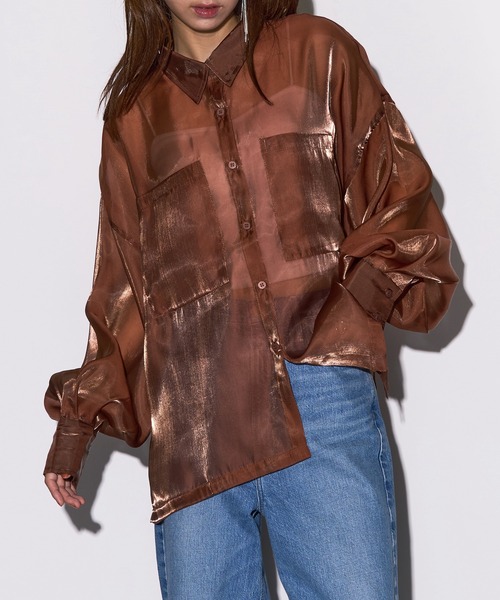 MAISON BREEZE reveur(メゾンブリーズレヴール)の「【MAISON BREEZE reveur】ラメオーガンジーポケットオーバーシャツ DTK(シャツ/ブラウス・レディース・グレー/ブラック/ブラウン・FREE)」の3枚目の写真