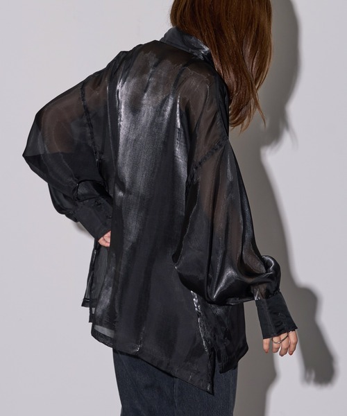 MAISON BREEZE reveur(メゾンブリーズレヴール)の「【MAISON BREEZE reveur】ラメオーガンジーポケットオーバーシャツ DTK(シャツ/ブラウス・レディース・グレー/ブラック/ブラウン・FREE)」の5枚目の写真