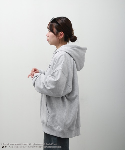 Reebok（リーボック）の「【REEBOK】 【別注】 左胸 ワンポイント ロゴ 刺繍 長袖 裏起毛 ジップパーカー（パーカー・レディース・オートミール/ネイビー/ブラック・MEDIUM/LARGE）」の10枚目の写真