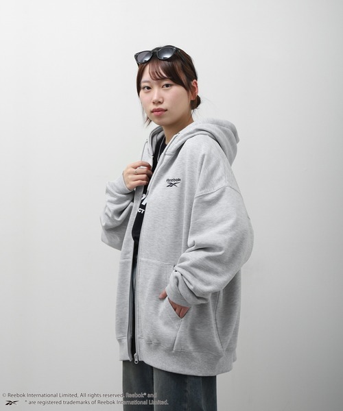 Reebok（リーボック）の「【REEBOK】 【別注】 左胸 ワンポイント ロゴ 刺繍 長袖 裏起毛 ジップパーカー（パーカー・レディース・オートミール/ネイビー/ブラック・MEDIUM/LARGE）」の14枚目の写真