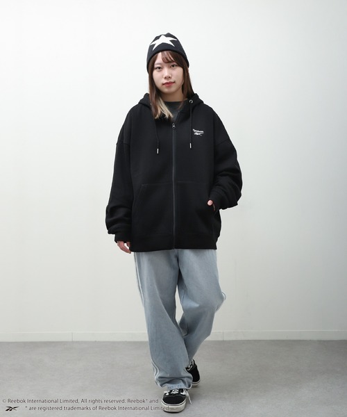 Reebok（リーボック）の「【REEBOK】 【別注】 左胸 ワンポイント ロゴ 刺繍 長袖 裏起毛 ジップパーカー（パーカー・レディース・オートミール/ネイビー/ブラック・MEDIUM/LARGE）」の9枚目の写真