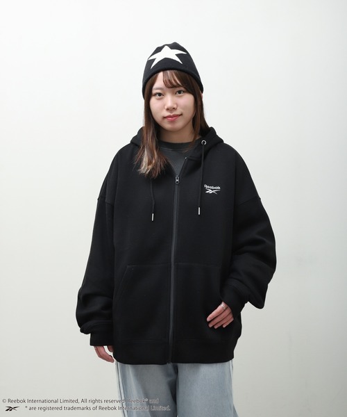 Reebok（リーボック）の「【REEBOK】 【別注】 左胸 ワンポイント ロゴ 刺繍 長袖 裏起毛 ジップパーカー（パーカー・レディース・オートミール/ネイビー/ブラック・MEDIUM/LARGE）」の6枚目の写真