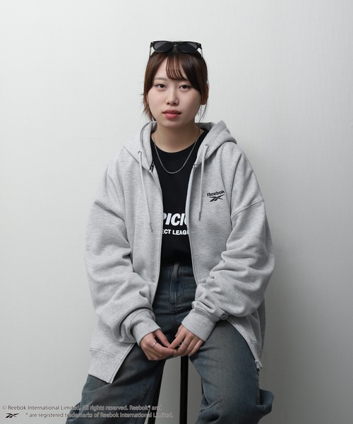 Reebok（リーボック）の「【REEBOK】 【別注】 左胸 ワンポイント ロゴ 刺繍 長袖 裏起毛 ジップパーカー（パーカー・レディース・オートミール/ネイビー/ブラック・MEDIUM/LARGE）」の16枚目の写真