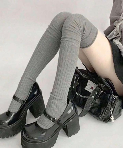 NOLITA LABORATORY（ノリータラボラトリー）の「【 NOLITA / ノリータ 】くしゅくしゅ オーバーニーハイ ソックス 靴下（ソックス/靴下・レディース・ブラック/グレー/ホワイト/ブラウン/アイボリー/ライトグレー/ベージュ・FREE）」の4枚目の写真