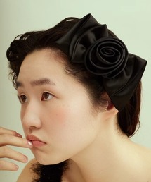 you only live once（ユーオンリーリブワンス）の「【youonlyliveonce】フラワーデザイン/サテンバレッタ（バレッタ/ヘアクリップ）」