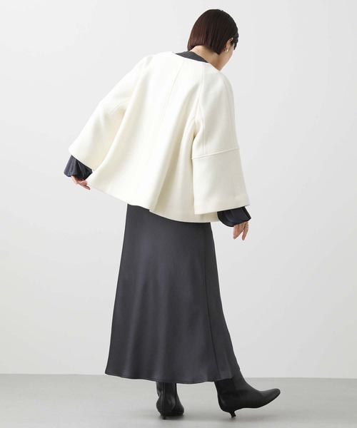 Gready Brilliant(グレディブリリアン)の「二十織ビーバーケープ(その他アウター・レディース・オフホワイト/ネイビー・38)」の5枚目の写真