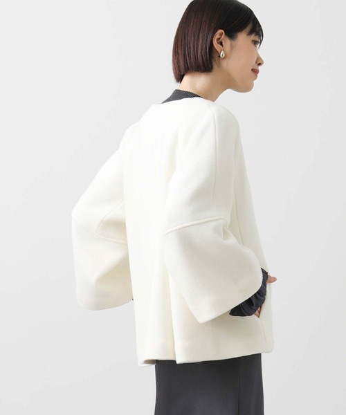 Gready Brilliant(グレディブリリアン)の「二十織ビーバーケープ(その他アウター・レディース・オフホワイト/ネイビー・38)」の8枚目の写真