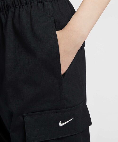 NIKE(ナイキ)の「ナイキ スポーツウェア ウィメンズ ミッドライズ カーゴ パンツ / Nike Sportswear Women's Mid-Rise Cargo Pants FV7521-010 Black(カーゴパンツ・レディース・ブラック・S/M/L/2XL/XL/XS)」の21枚目の写真