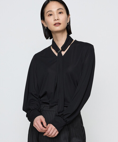 COMME CA(コムサ)の「【ブライトリーセットアップ】ボウタイ ブラウス(シャツ/ブラウス・レディース・ブラック/ボルドー/ライトグレー/ダークブラウン・9号/11号)」の1枚目の写真