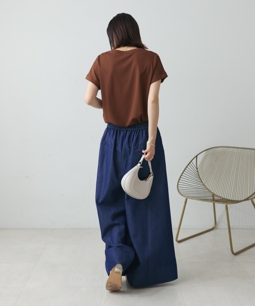 Bou Jeloud(ブージュルード)の「ライトデニムフレアパンツ(デニムパンツ・レディース・ブルー/インディゴブルー・38)」の11枚目の写真