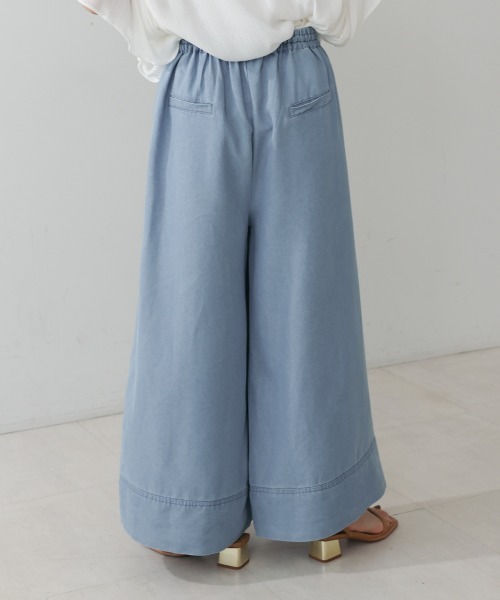 Bou Jeloud(ブージュルード)の「ライトデニムフレアパンツ(デニムパンツ・レディース・ブルー/インディゴブルー・38)」の22枚目の写真