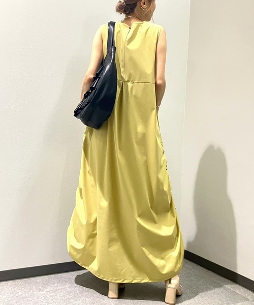 Q（キュー）の「接触冷感　ギャザーワンピース（ワンピース・レディース・ブラック/レモンイエロー・MEDIUM）」の8枚目の写真