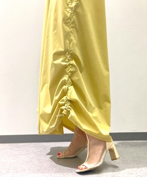 Q（キュー）の「接触冷感　ギャザーワンピース（ワンピース・レディース・ブラック/レモンイエロー・MEDIUM）」の5枚目の写真