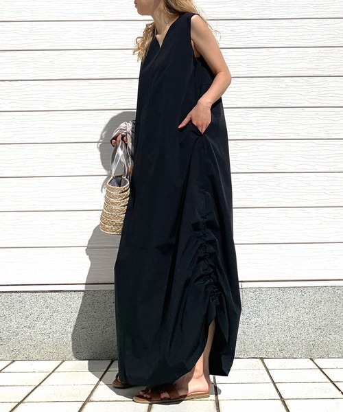 Q（キュー）の「接触冷感　ギャザーワンピース（ワンピース・レディース・ブラック/レモンイエロー・MEDIUM）」の14枚目の写真