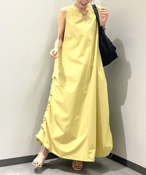 Q（キュー）の「接触冷感　ギャザーワンピース（ワンピース・レディース・ブラック/レモンイエロー・MEDIUM）」の13枚目の写真