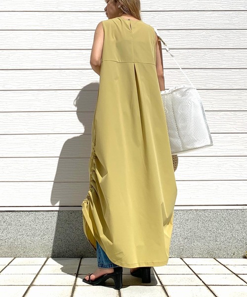 Q（キュー）の「接触冷感　ギャザーワンピース（ワンピース・レディース・ブラック/レモンイエロー・MEDIUM）」の12枚目の写真