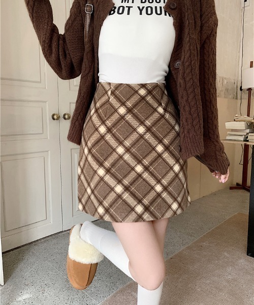 paravion（パラビオン）の「チェック柄台形ミニスカート（スカート・レディース・ブラック/ブラウン・SMALL/MEDIUM）」の3枚目の写真