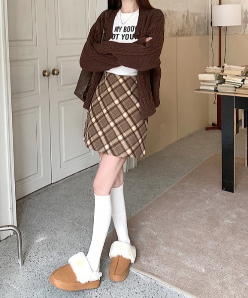 paravion（パラビオン）の「チェック柄台形ミニスカート（スカート・レディース・ブラック/ブラウン・SMALL/MEDIUM）」の7枚目の写真