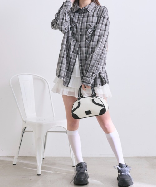 OLIVE des OLIVE（オリーブデオリーブ）の「胸リボンビッグシャツ（シャツ/ブラウス・レディース・サックスブルー/チャコールグレー/オフホワイト・FREE）」の18枚目の写真