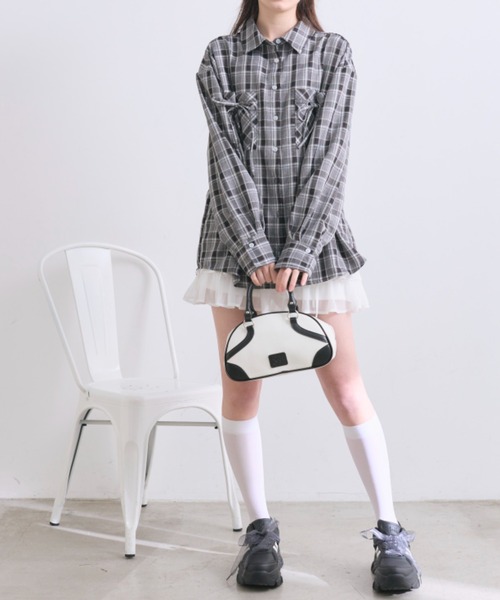 OLIVE des OLIVE（オリーブデオリーブ）の「胸リボンビッグシャツ（シャツ/ブラウス・レディース・サックスブルー/チャコールグレー/オフホワイト・FREE）」の19枚目の写真