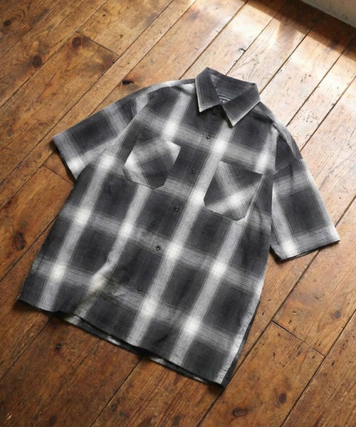 SUGGESTION(サジェッション)の「Recycled yarn ombre check short-sleeved shirt / リサイクル糸 オンブレチェック半袖シャツ unisex(シャツ/ブラウス・メンズ・チャコール/ホワイト/ブラウン/ブルー・M/L/LL)」の2枚目の写真