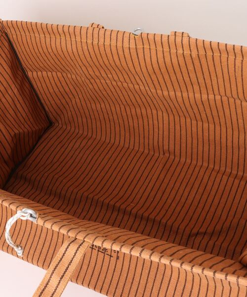 PUEBCO（プエブコ）の「WAXED CANVAS LARGE BAG（トートバッグ・メンズ・グレー/ブラウン・ONE SIZE）」の5枚目の写真