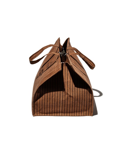 PUEBCO（プエブコ）の「WAXED CANVAS LARGE BAG（トートバッグ・メンズ・グレー/ブラウン・ONE SIZE）」の11枚目の写真