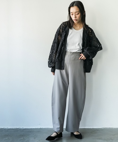 mili an deni(ミリアンデニ)の「イージーカーブパンツ(スラックス・レディース・ベージュ/ブラック/グレー・M)」の15枚目の写真