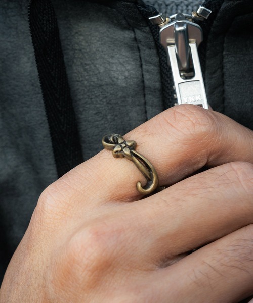 Subciety（サブサエティ）の「Basjoe ring（リング・メンズ・アンティークシルバー/アンティークゴールド・15号/17号/19号/21号）」の2枚目の写真