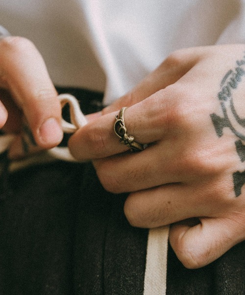 Subciety（サブサエティ）の「Basjoe ring（リング・メンズ・アンティークシルバー/アンティークゴールド・15号/17号/19号/21号）」の12枚目の写真
