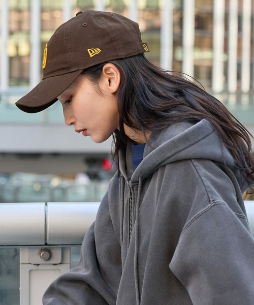 NEW ERA（ニューエラ）の「NEW ERA / ニューエラ 9TWENTY MLB CORE CLASSIC 2 0 / ロゴ刺繍コットンキャップ（キャップ・レディース・グリーン/グレー系/ブラック系2/ベージュ/グレー/ブラック系/ブラック/ブラウン/グレー系1/ブラック系1/ホワイト/ブラック系3/ブラック系4・FREE）」の14枚目の写真