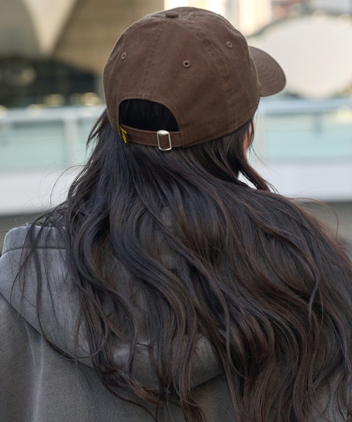 NEW ERA（ニューエラ）の「NEW ERA / ニューエラ 9TWENTY MLB CORE CLASSIC 2 0 / ロゴ刺繍コットンキャップ（キャップ・レディース・グリーン/グレー系/ブラック系2/ベージュ/グレー/ブラック系/ブラック/ブラウン/グレー系1/ブラック系1/ホワイト/ブラック系3/ブラック系4・FREE）」の18枚目の写真