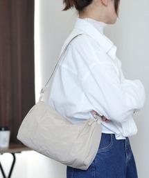 【2サイズ展開・軽量】シンプルナイロンパテッドショルダーバッグ