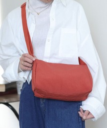 【2サイズ展開・軽量】シンプルナイロンパテッドショルダーバッグ