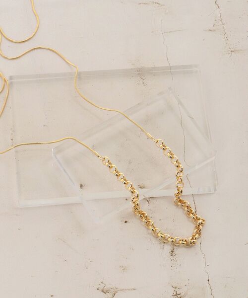le.coeur blanc（ルクールブラン）の「ハーフチェーンスライドネックレス（ネックレス・レディース・ゴールド・FREE）」の4枚目の写真