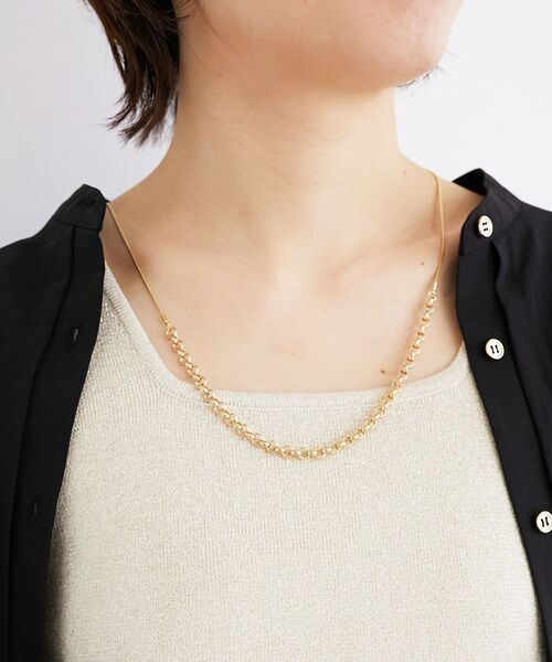 le.coeur blanc（ルクールブラン）の「ハーフチェーンスライドネックレス（ネックレス・レディース・ゴールド・FREE）」の2枚目の写真