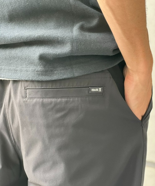 ROARK REVIVAL(ロアークリバイバル)の「【ROARK】TRAVEL PANT ROAMFREE - RELAX(チノパンツ・メンズ・ブラック/グレー系その他/ネイビー/アーミー・MEDIUM/LARGE/X-LARGE)」の11枚目の写真