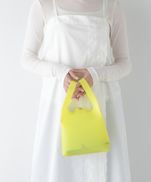 human woman（ヒューマンウーマン）の「◆THE ART OF CARRYING MARKETmini（トートバッグ・レディース・レッド/イエロー・ﾌﾘ-）」の13枚目の写真