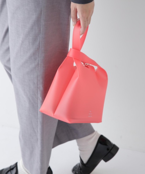 human woman（ヒューマンウーマン）の「◆THE ART OF CARRYING MARKETmini（トートバッグ・レディース・レッド/イエロー・ﾌﾘ-）」の14枚目の写真