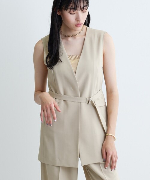 GALLEST(ギャレスト)の「【セットアップ可】ナローベルテッドジレ【カセット服/オケージョン/通勤】(ベスト・レディース・チャコールグレー/ブラック/ベージュ/キャメル/ブラック系2・36/38/40)」の5枚目の写真