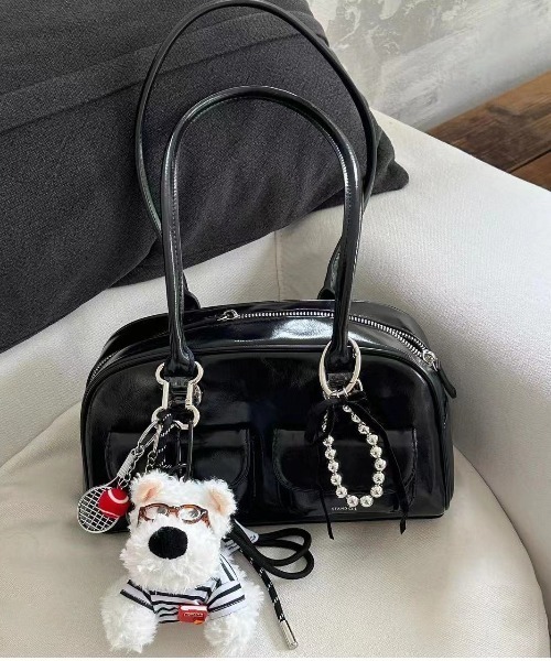 Mejoul（メジュール）の「フェイクレザー マルチポケットスクエアボストンバッグ（ショルダーバッグ・レディース・ブラウン/ホワイト/ブルー/ブラック・F）」の3枚目の写真