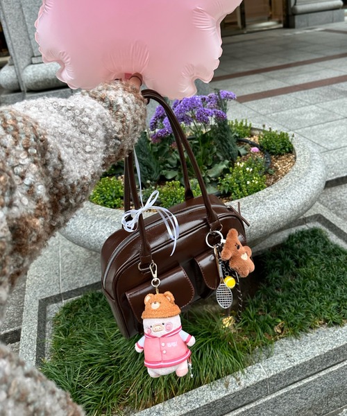 Mejoul（メジュール）の「フェイクレザー マルチポケットスクエアボストンバッグ（ショルダーバッグ・レディース・ブラウン/ホワイト/ブルー/ブラック・F）」の7枚目の写真