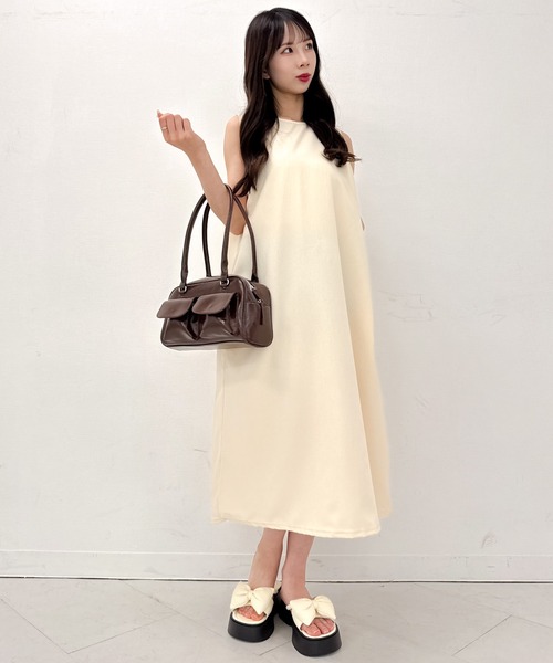 Mejoul（メジュール）の「フェイクレザー マルチポケットスクエアボストンバッグ（ショルダーバッグ・レディース・ブラウン/ホワイト/ブルー/ブラック・F）」の13枚目の写真