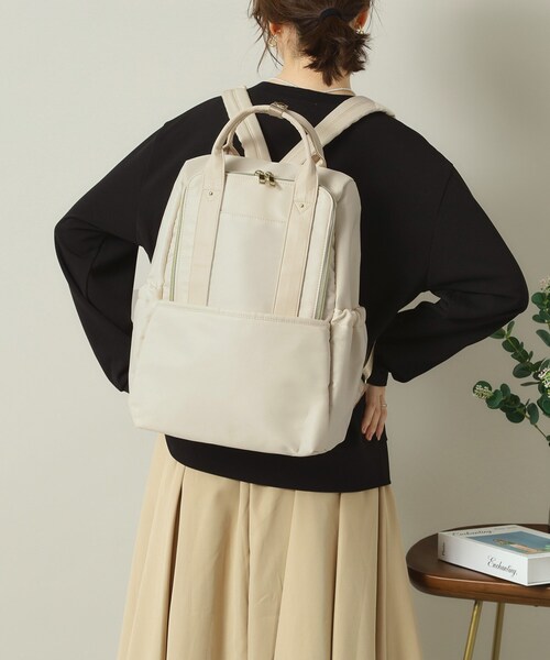 ITS'DEMO（イッツデモ）の「◆【旅行／キャリーオン／通勤】撥水10ポケリュック（バックパック/リュック・レディース・ブラック/アイボリー/ナチュラル・00）」の2枚目の写真