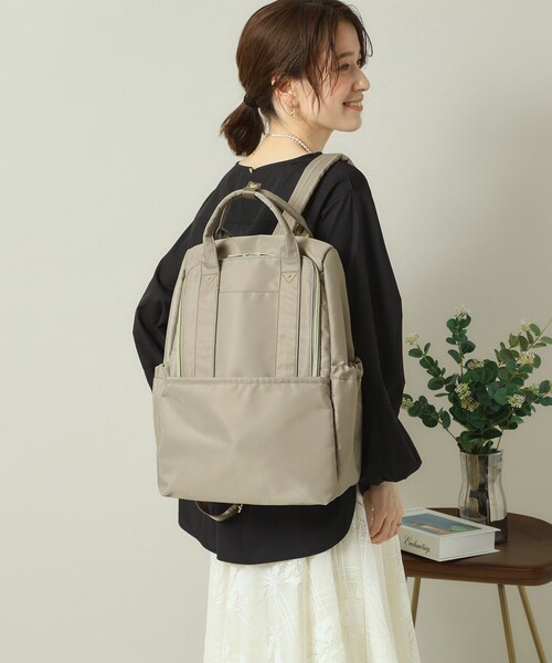 ITS'DEMO（イッツデモ）の「◆【旅行／キャリーオン／通勤】撥水10ポケリュック（バックパック/リュック・レディース・ブラック/アイボリー/ナチュラル・00）」の10枚目の写真
