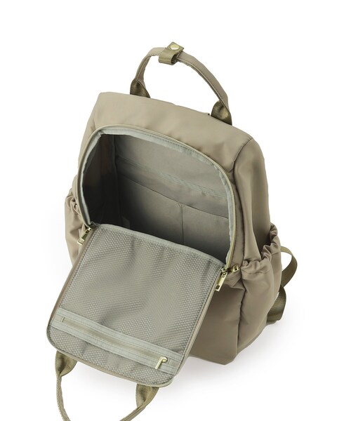 ITS'DEMO（イッツデモ）の「◆【旅行／キャリーオン／通勤】撥水10ポケリュック（バックパック/リュック・レディース・ブラック/アイボリー/ナチュラル・00）」の19枚目の写真