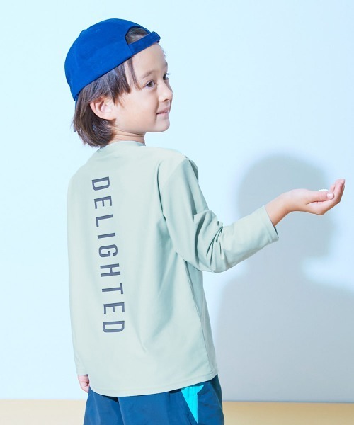 devirock（デビロック）の「UVカット Tシャツ型 長袖ラッシュガード（ラッシュガード・キッズ・ブラック系1/イエロー系1/グリーン系1/ホワイト系1/サックスブルー/ブルーグレー・160cm/150cm/140cm/130cm/120cm/110cm/100cm）」の5枚目の写真